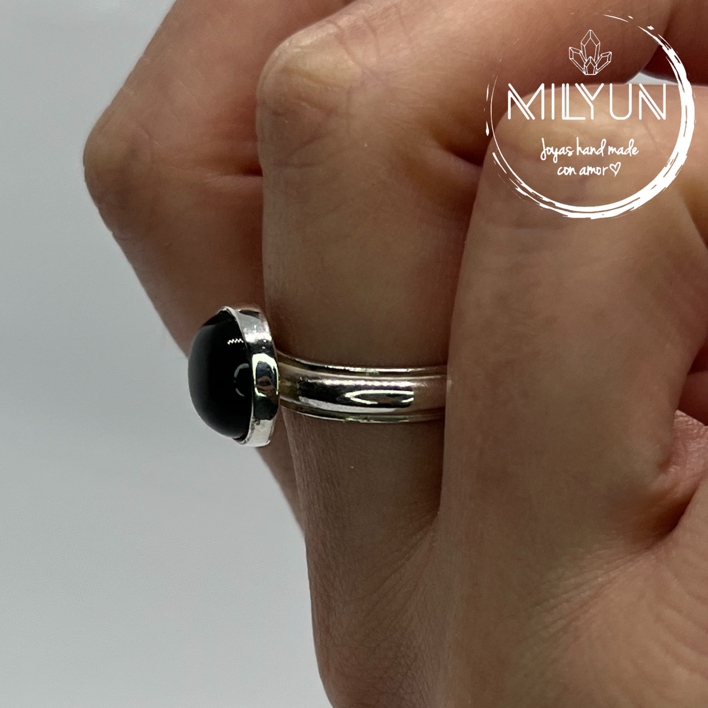 Anillos clásicos de cabujón diferentes piedras.