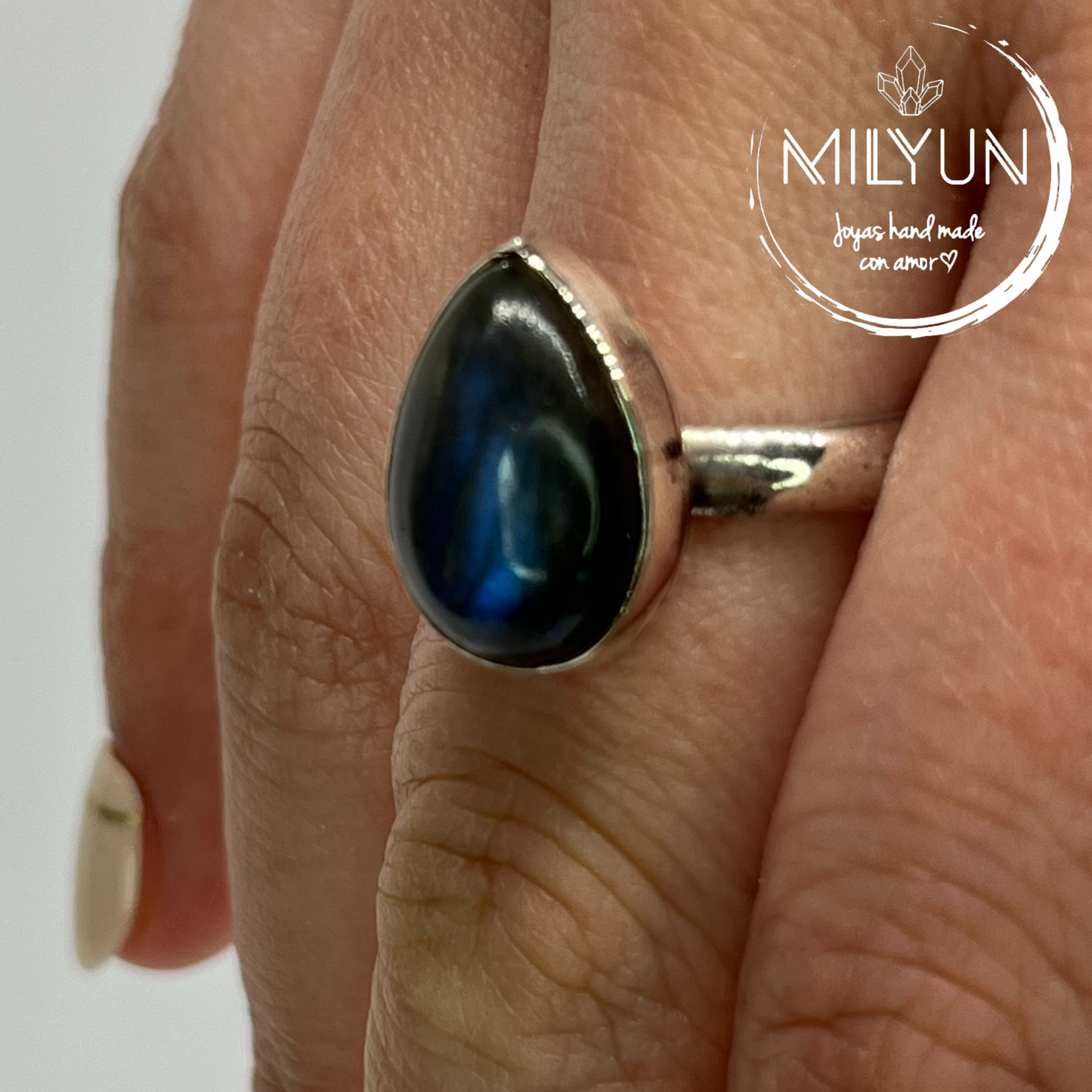 Anillos clásicos de cabujón diferentes piedras.