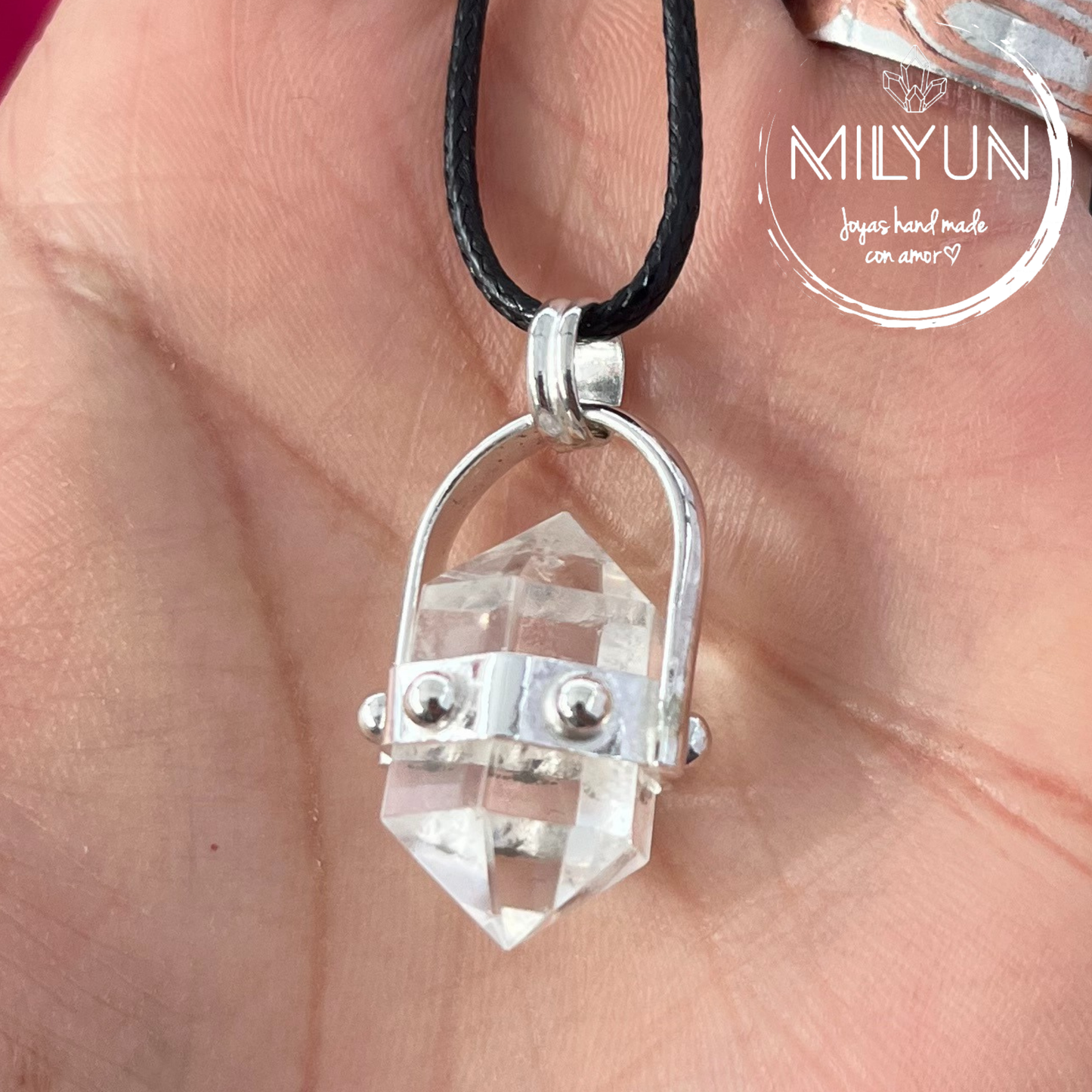 Doble punta de cuarzo con detalles de esferitas.