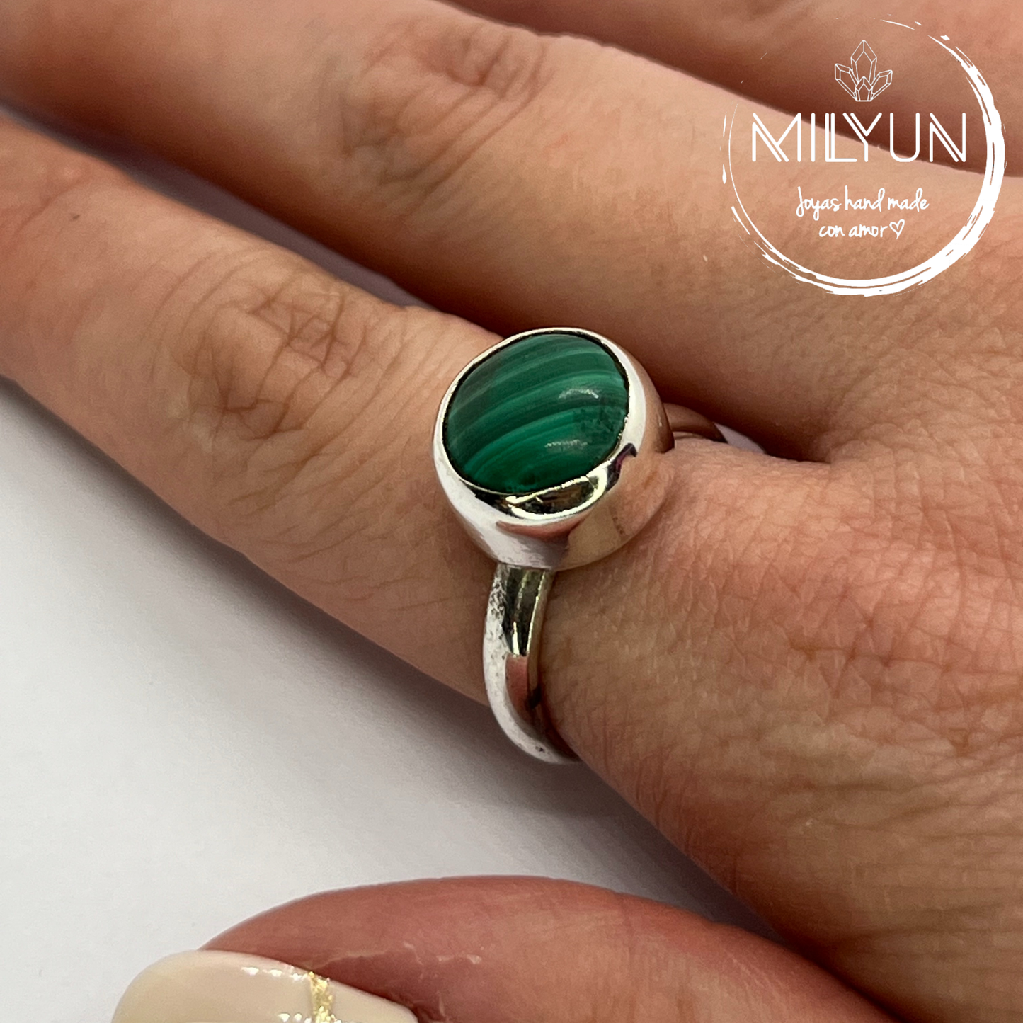 Anillos clásicos de cabujón diferentes piedras.